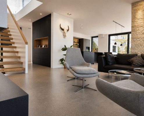 Mediterrane Moderne in der Eifel Wohnraum